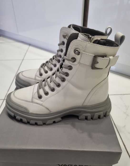 Шкіряні черевики ( кросівки)  зимові