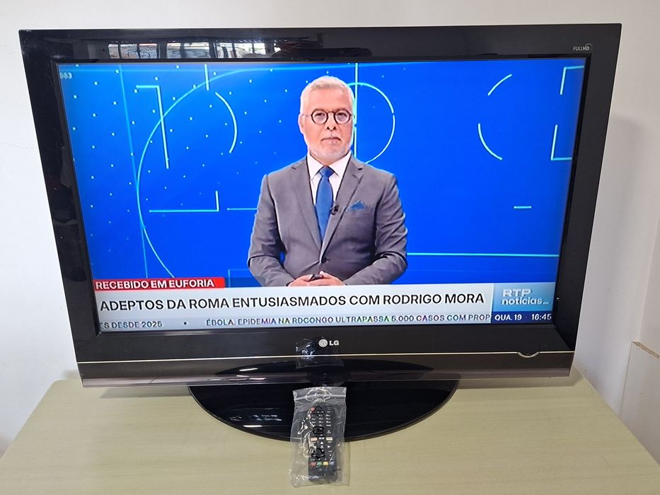 Televisão LCD Marca LG FULL HD de 37 polegadas  impecável com comando original