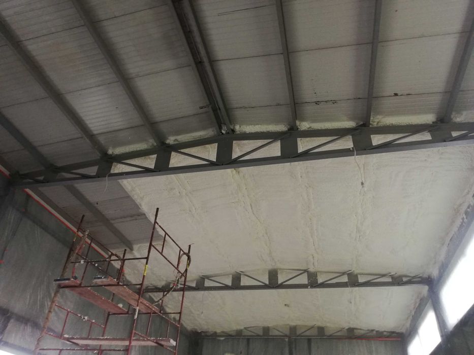 Ocieplanie pianą PUR , ocieplanie poddasza, sufitów, izolacja pianą