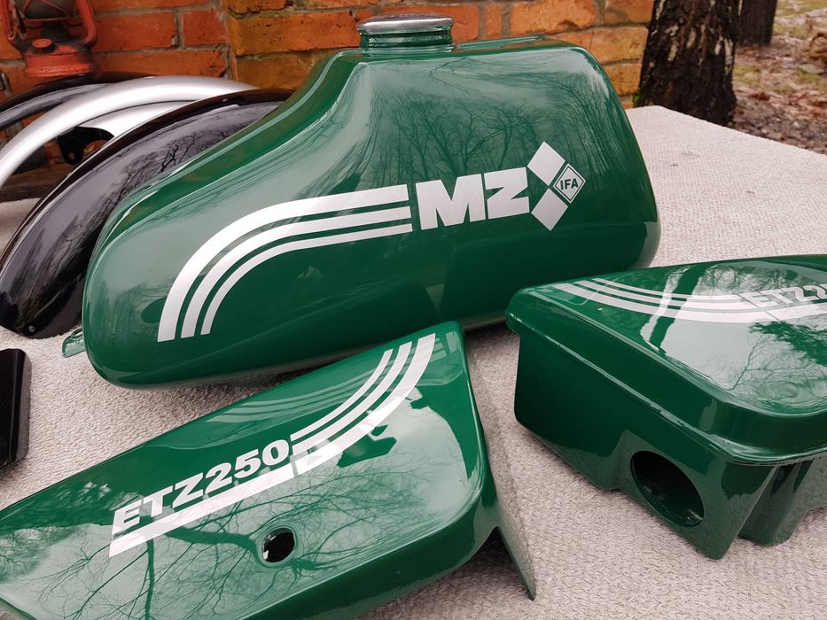 MZ ETZ 250 bak zbiornik boczki części shl wsk simson awo