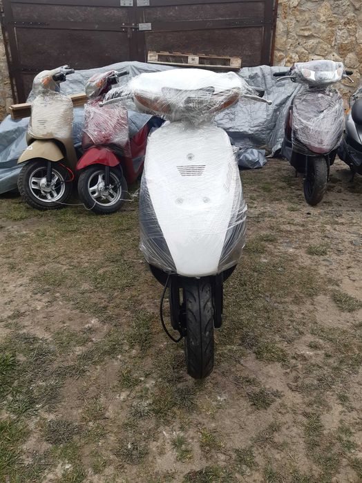 Скутер Suzuki lets 3/2