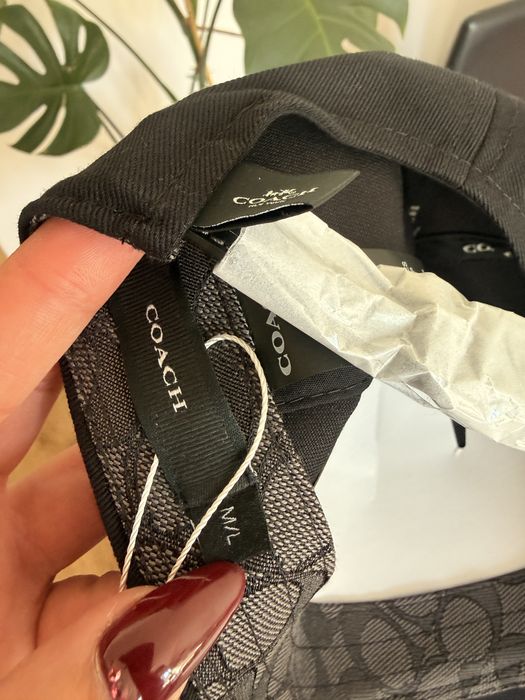 Czapkaz daszkiem Coach czarna nowa M/L unisex