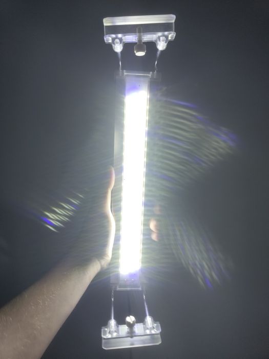 Lampa akwariowa regulowana