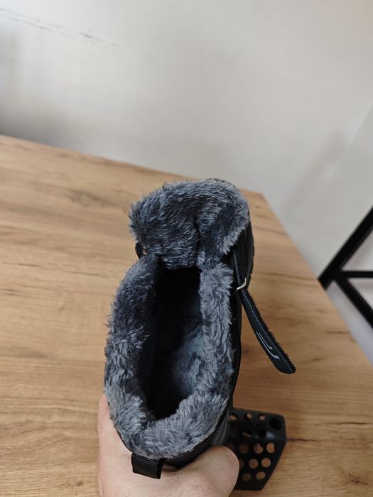 Nowe buty zimowe, ocieplane, czarne, unisex, w góry, rzepy, futerko, Trekkingowe