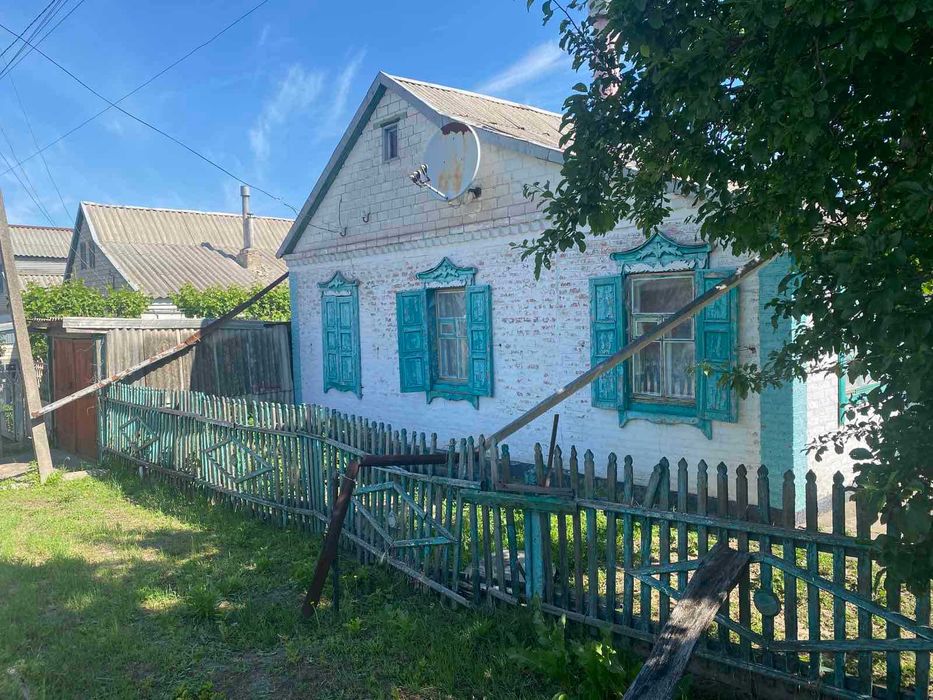 Продам будинок в тихому районі міста