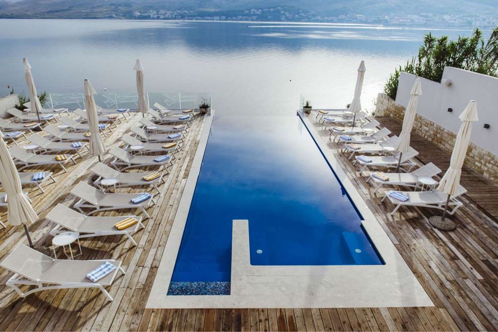Odstąpie pobyt w hotelu Plaža na wyspie Pag - Chorwacja