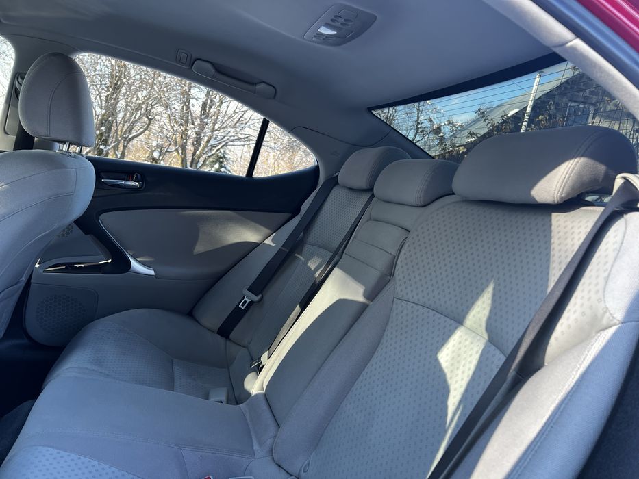 Продається Лексус Is 220d