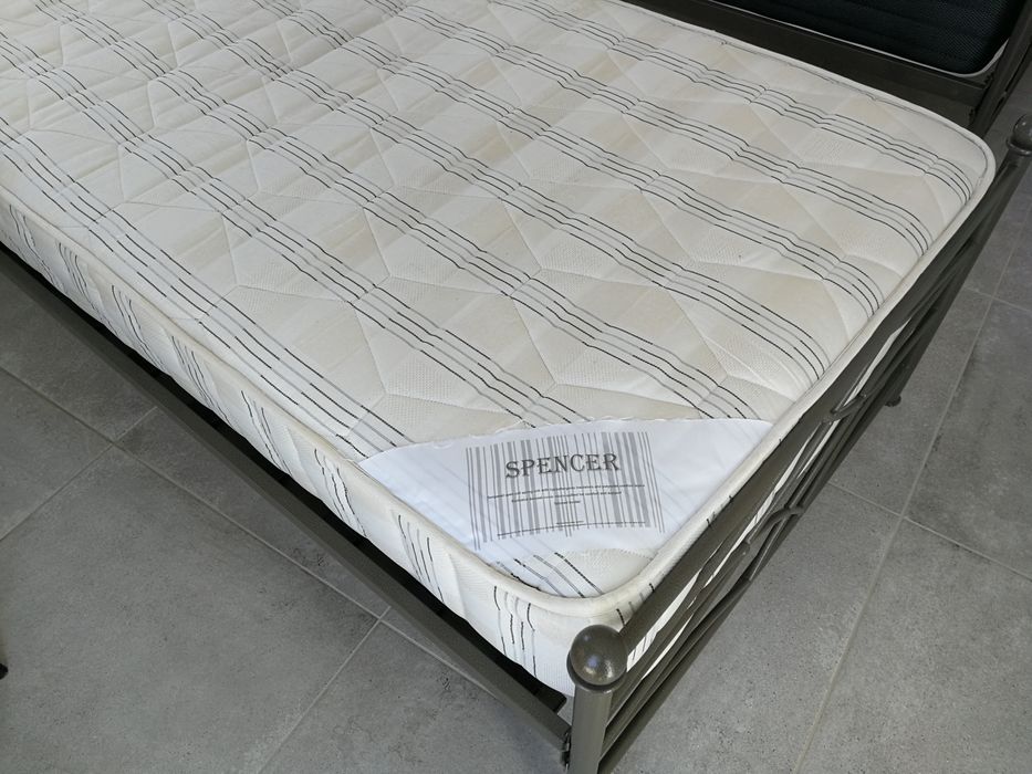 2 colchões de molas