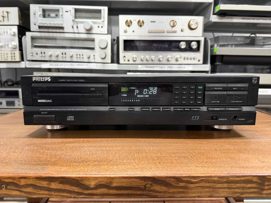 Odtwarzacz płyt CD Philips CD820 Audio Room