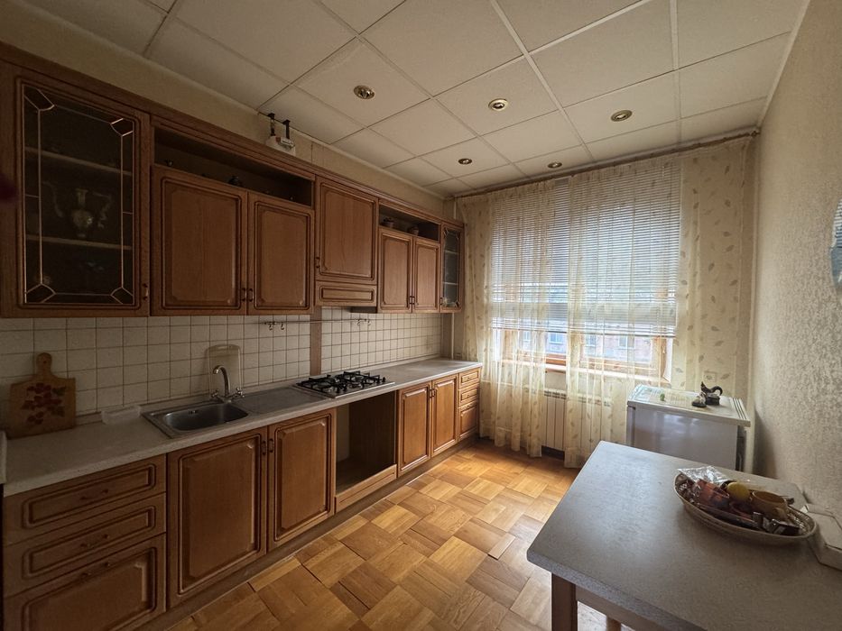 Продам 4 комн квартиру