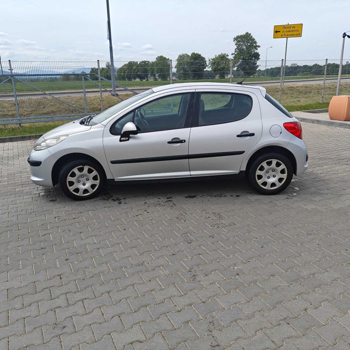 Peugeot 207 pierwszy właściciel salon polska