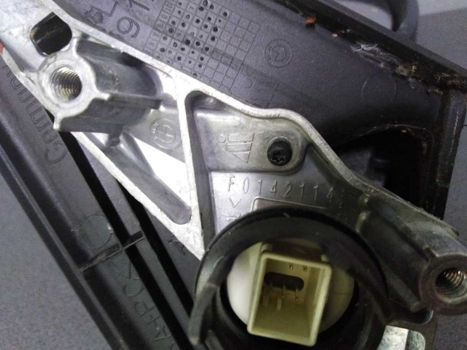 BMW E90 Lift Lusterko Prawe