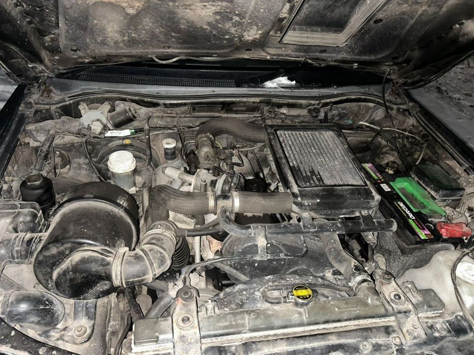 Мітсубісі L200 пікап; 2,5л дизель; 2002 року; повний привід.