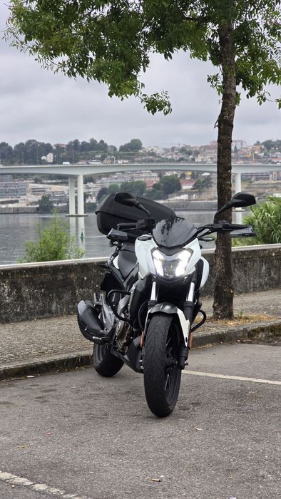 Bajaj Dominar 400cc (motor ktm 390)