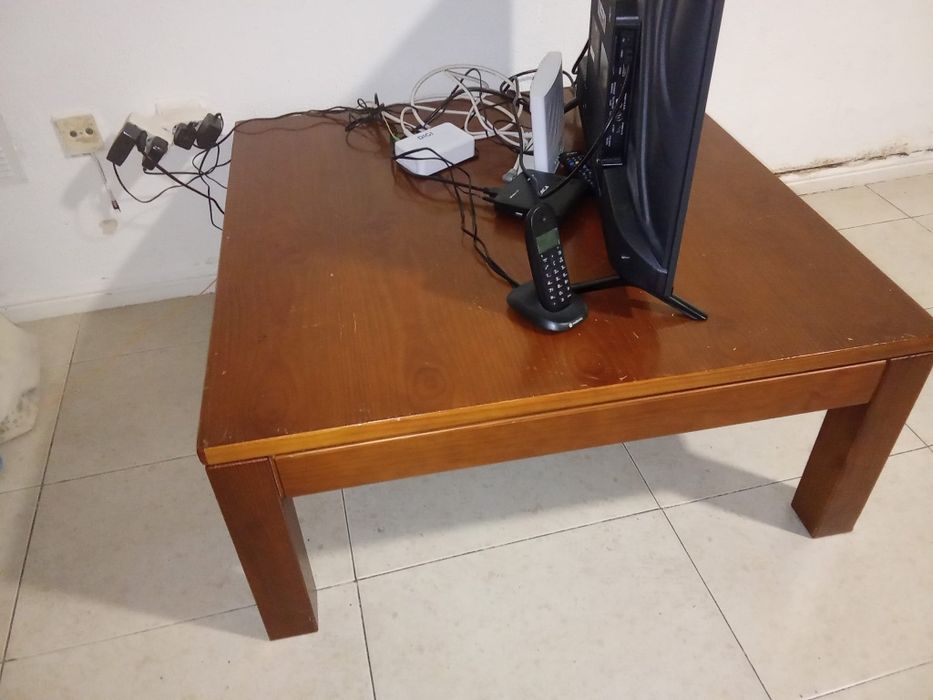 Mesa de centro em madeira