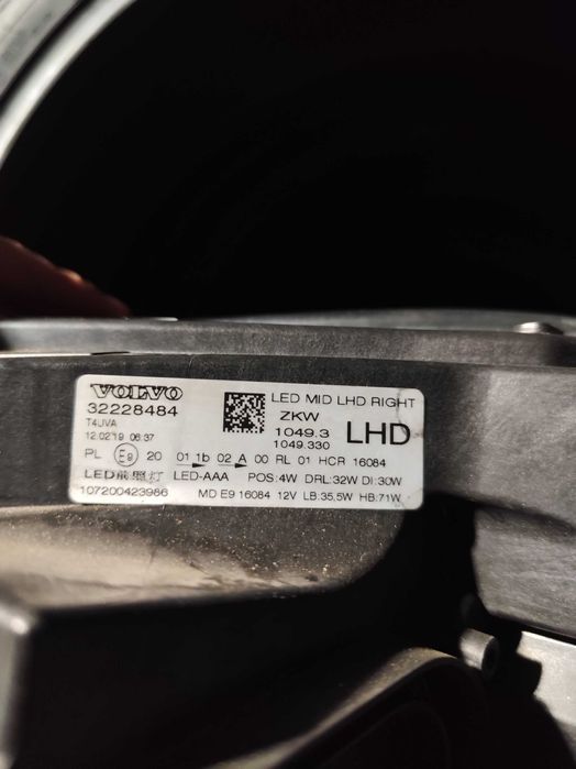 Farol frente direita Volvo v40 full led