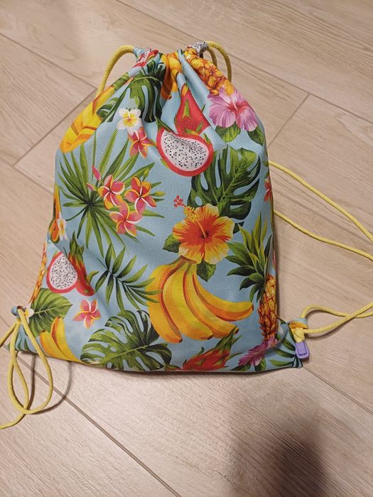Nowy workoplecak "Owoce" mieści A4