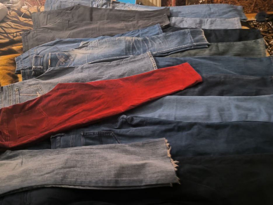 Бриджі джинси( п'ятнадцять пар),шорти в гарному стані