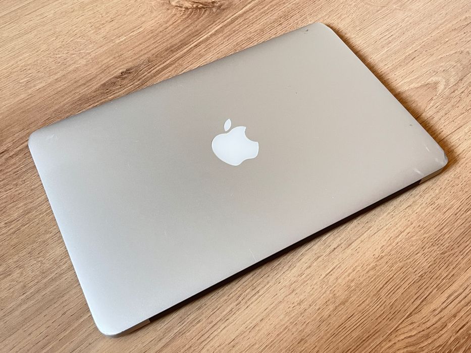  MacBook Air 11” A1465 (2013) • i5 • 4GB • 120GB SSD #31