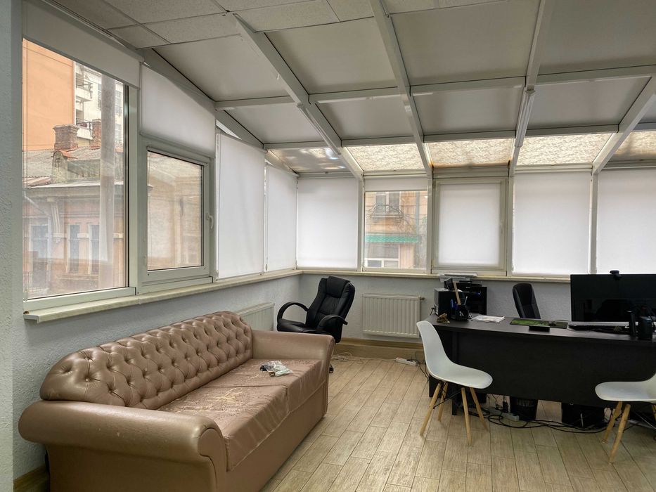 Офис на Французском б-р/ пер Азарова. Новый дом. Бизнес центр