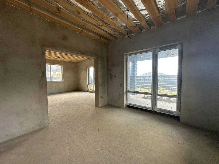 Продам  будинок Американку з гаражем, з земельною ділянкою!!