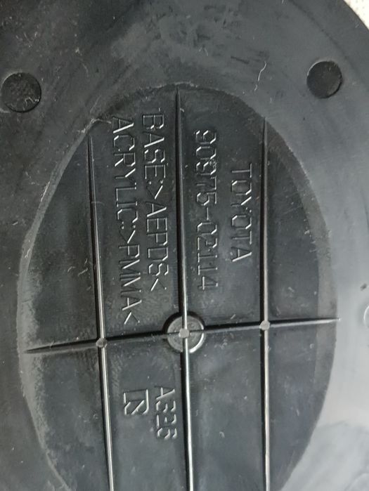 Lexus IS GS emblemat znaczek logo hybryda atrapy pod radar orginał