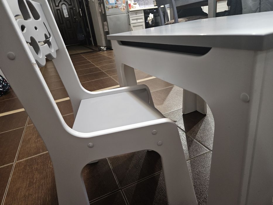 Stolik dla dzieci + krzesełko