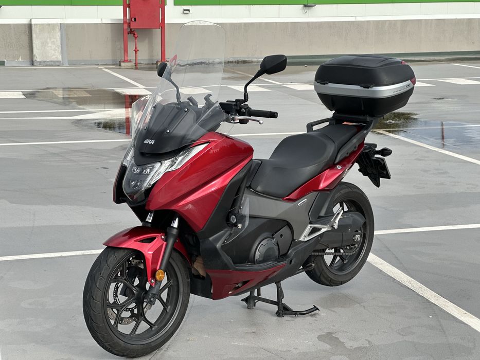 HONDA INTEGRA 750 - Full Extras!