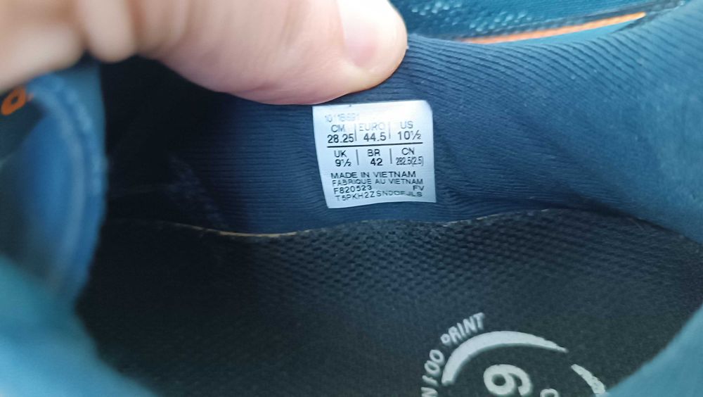 Asics GT-2000 12. Кроссовки 44 28 см оригинал