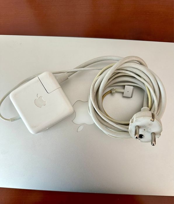Apple Mackbook Air + carregador