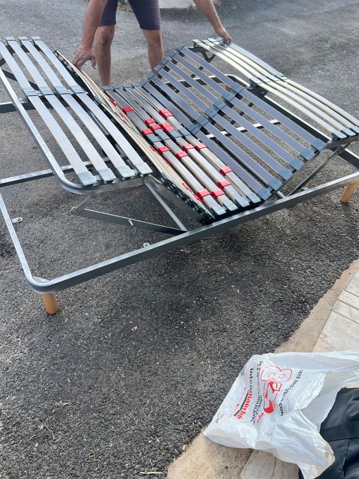 Estrado articulado elétrico com comando – 132 × 182 cm