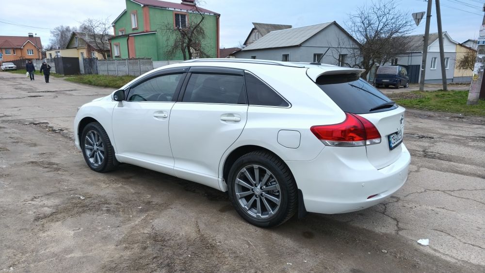 Toyota Venza AWD газ бензин