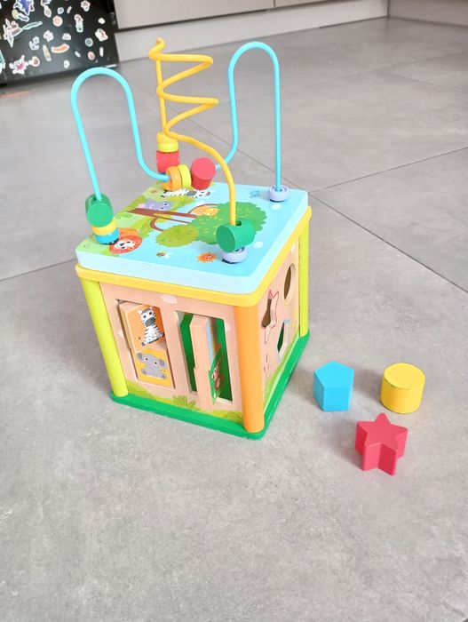 Kostka interaktywna dla dziecka