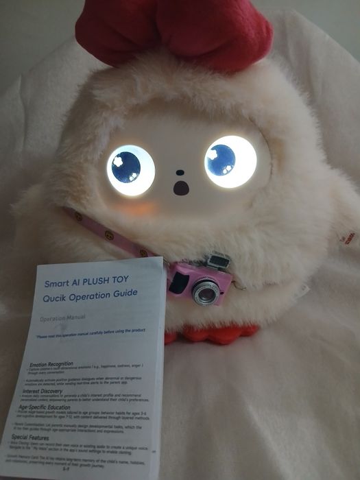 Peluche interativo inteligente(Smart AI)

Vendo peluche interativo inteligente com luz nos olhos e funções de interação (responde, re