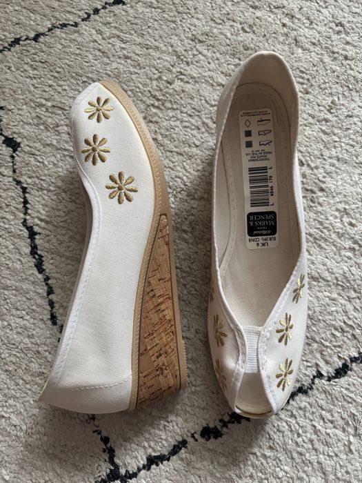 Espadryle koturna korkowe M&S 39 biale ecru off cream