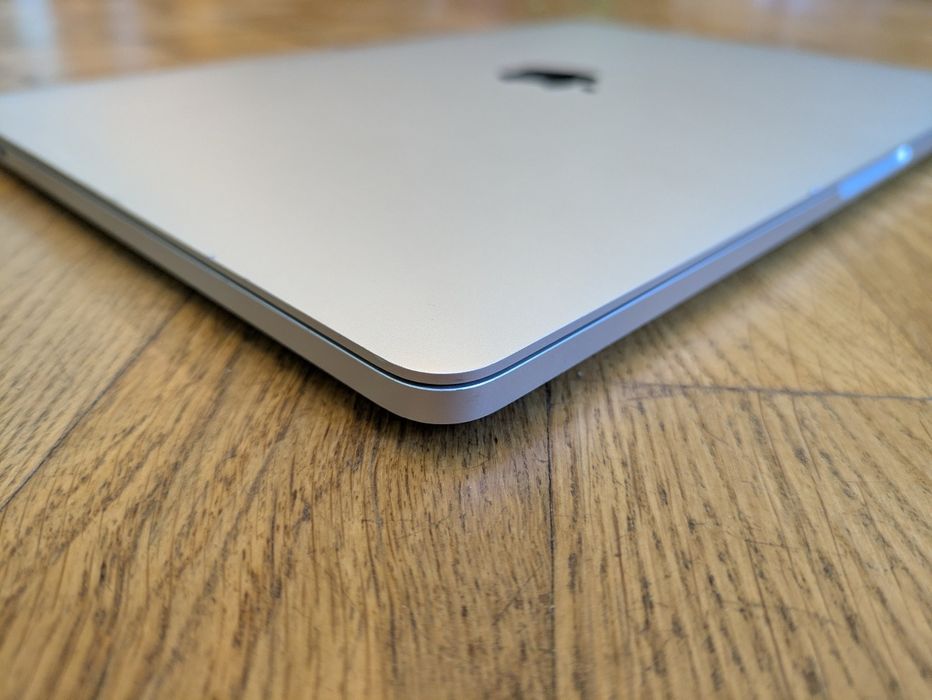 MacBook Pro 2019, 13", i5, 16/256 ГБ, гарний стан.