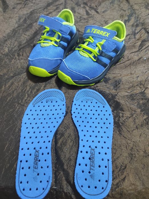 Sapatilhas Originais Adidas Terrex n28 como novas