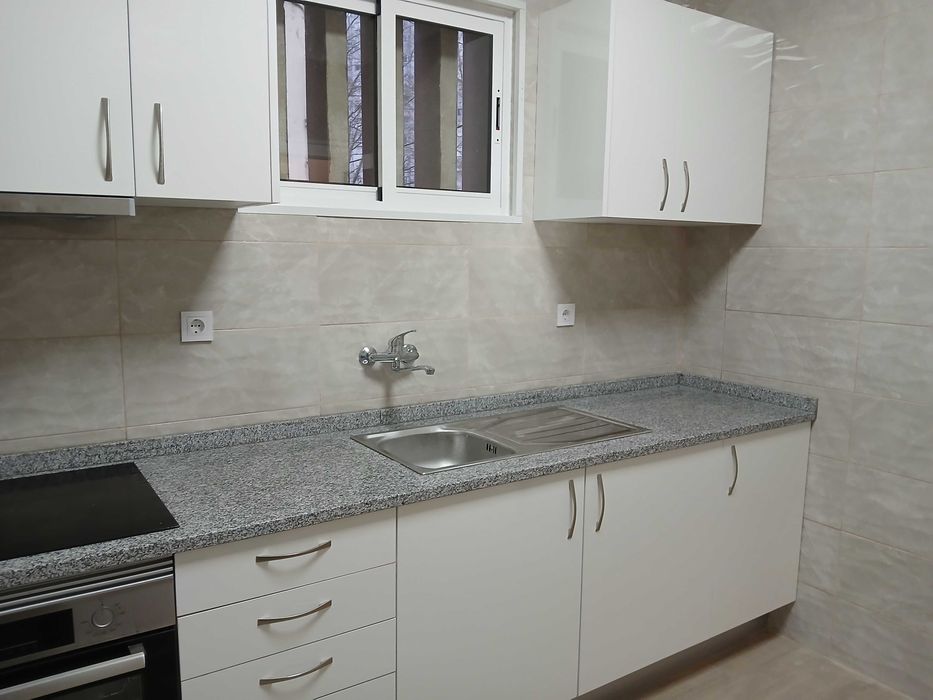 Arrenda-se andar de moradia T2 em Vila Nova de Gaia, Coimbrões