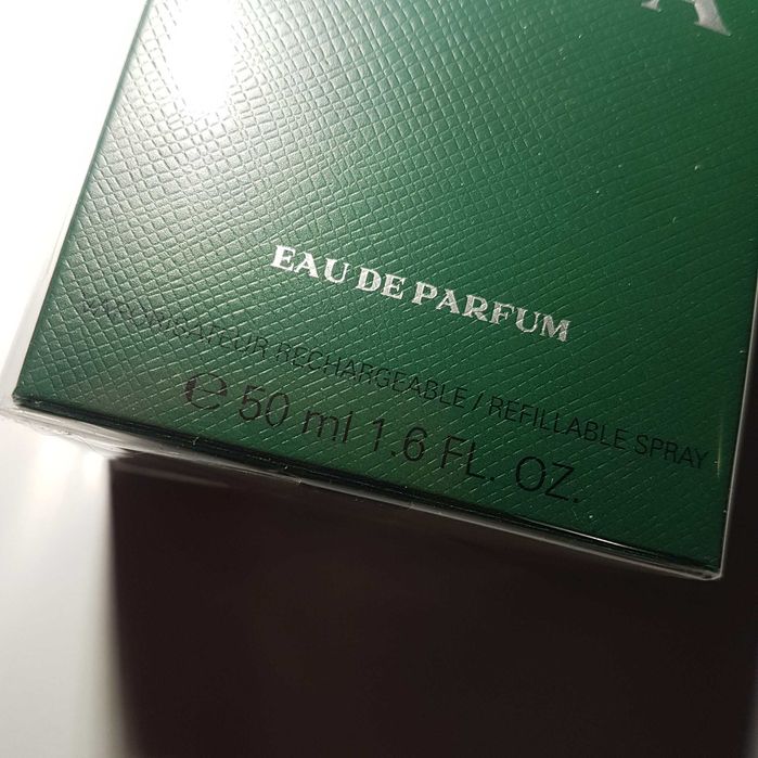 zestaw woda perfumowana 
Prada Paradigme  kosmetyczka saszetka + worek