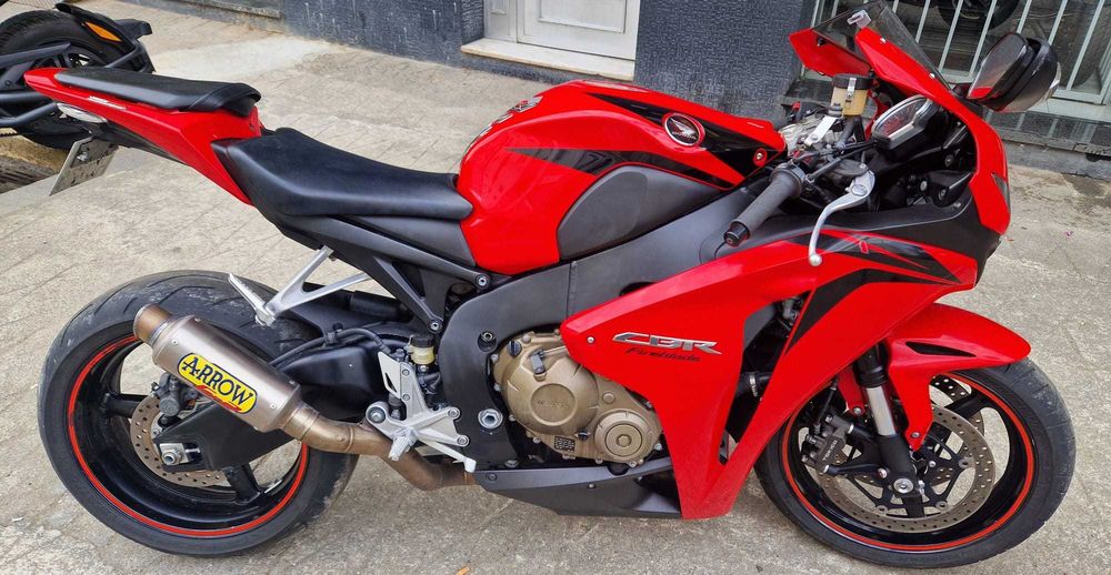 Moto em muito bom estado de conservação