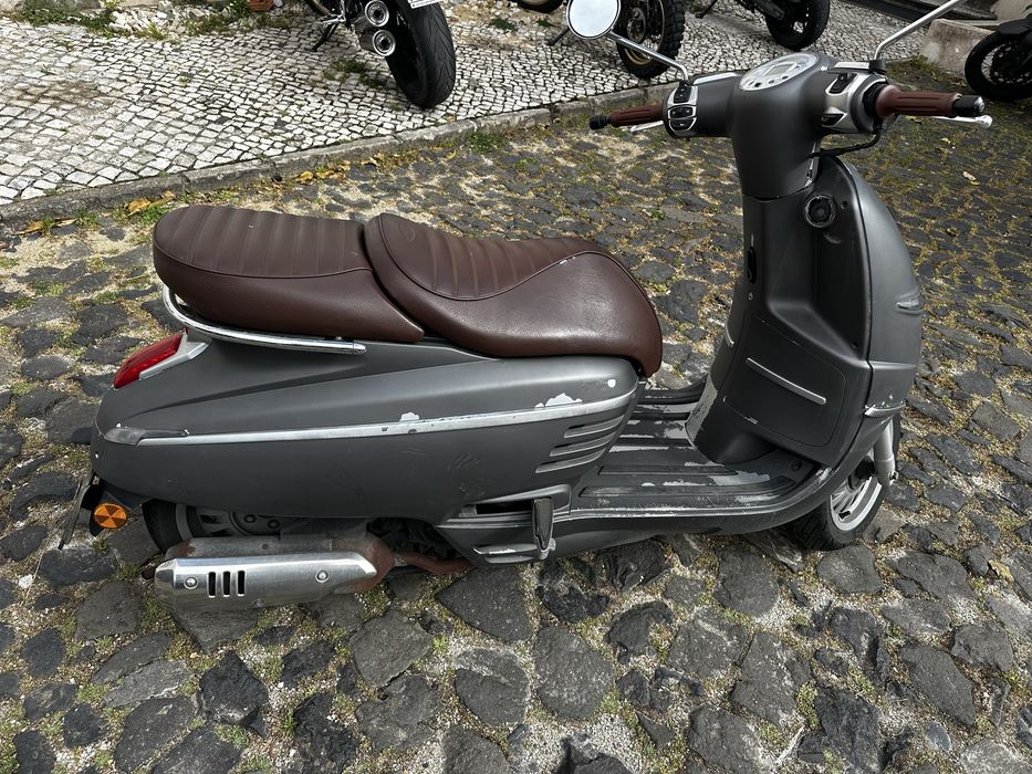 Scooter Peugeot Django 125