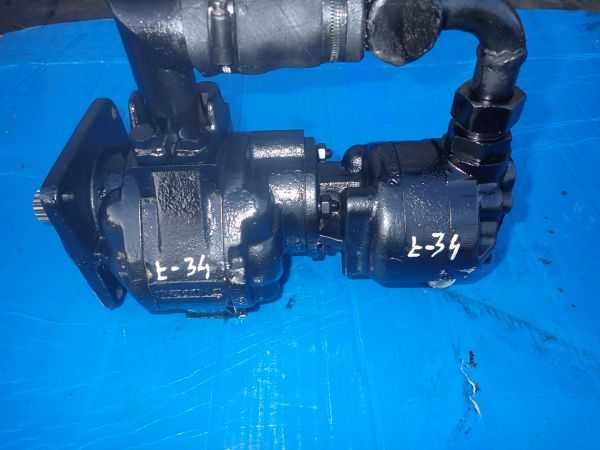 Ładowarka Ł34 Ł-34 HSW Stalowa Wola - Pompa P37 Pompa skrętu