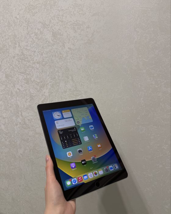 Apple iPad Pro 9.7 128GB Wi-Fi Space Gray | A1673 | iPad Pro 2016 | Touch ID