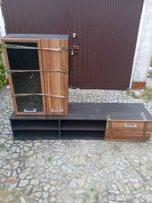 Szafka RTV + witryna wisząca.