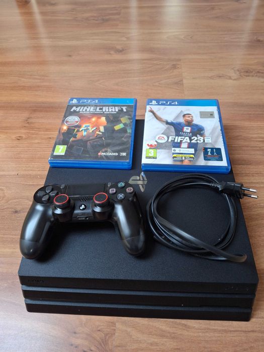 Konsola Sony PlayStation 4 Pro 1tB plus 2 gry