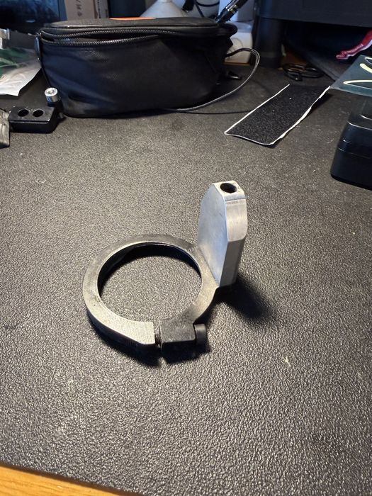 Vendo braçadeira de quadro, apoio amortecedor de direção