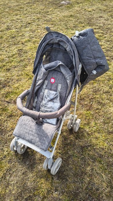 Wózek spacerowy Lionelo Irma Grey/Dark Grey