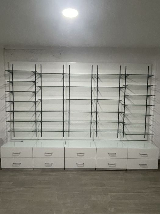 Prateleiras Expositoras Versáteis para Espaços Comerciais