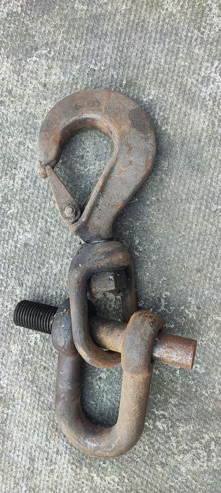 Gancho em ferro com elo de parafuso,