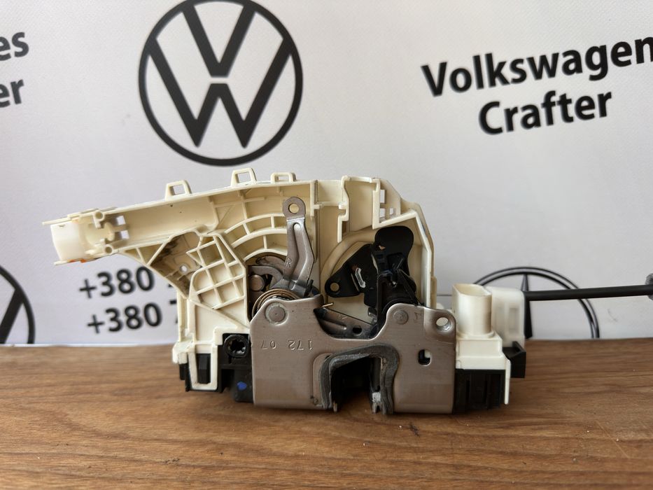 Замок дверей Крафтер Спринтер бокової дверки, задніх дверей, передніх